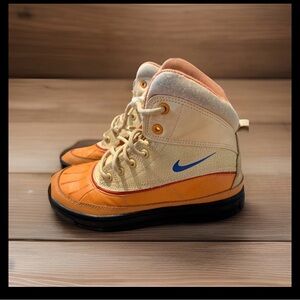 Nike Woodside 2 High Sesame game royal boot. Big kids 4, women’s 6.